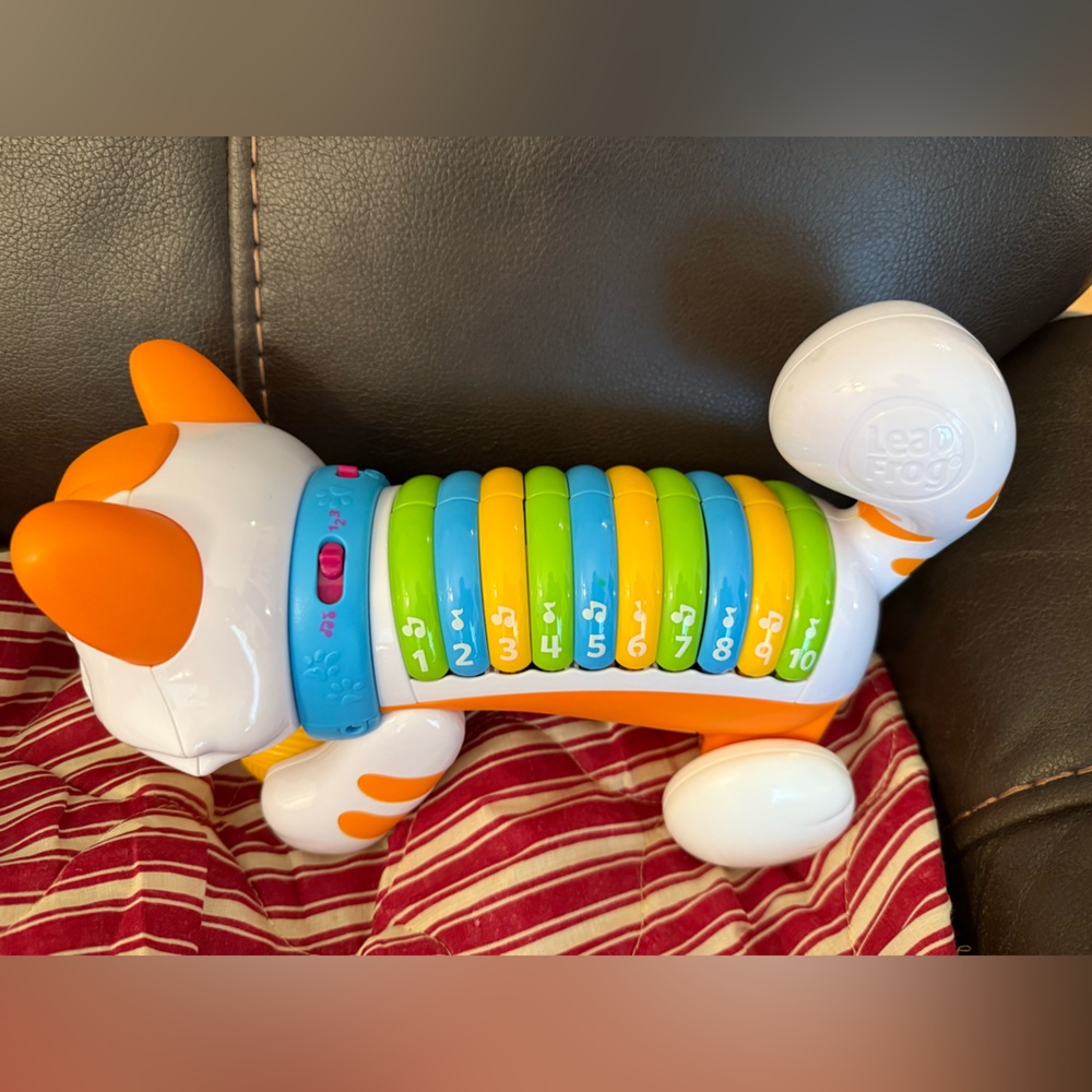 LeapFrog cat musical toy